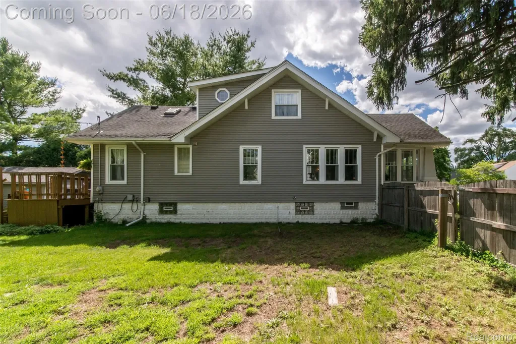 140 E Lawrence Avenue Royal Oak City MI 48073