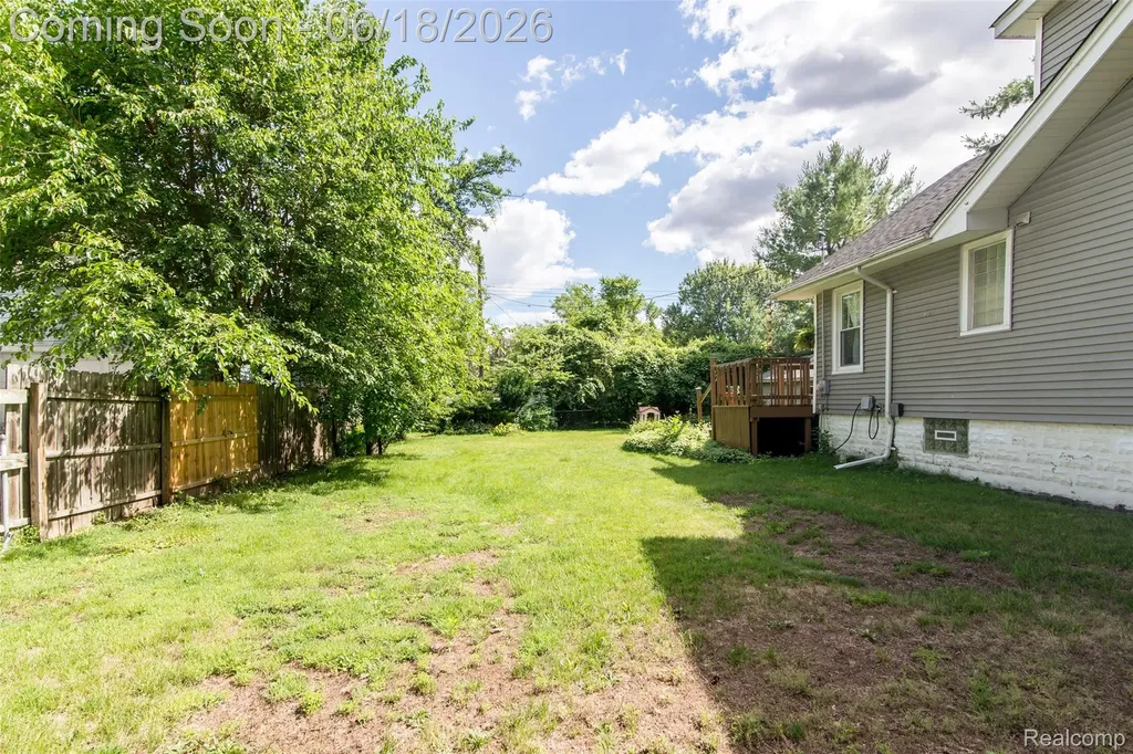 140 E Lawrence Avenue Royal Oak City MI 48073
