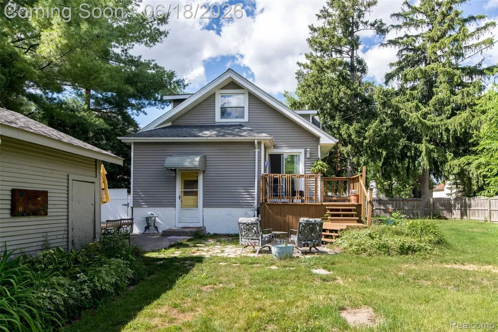 140 E Lawrence Avenue Royal Oak City MI 48073