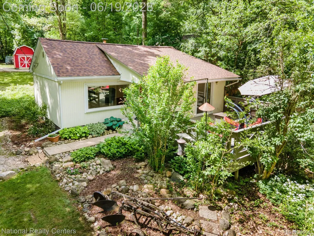5223 Woodlane Road Independence Charter Township MI 48348