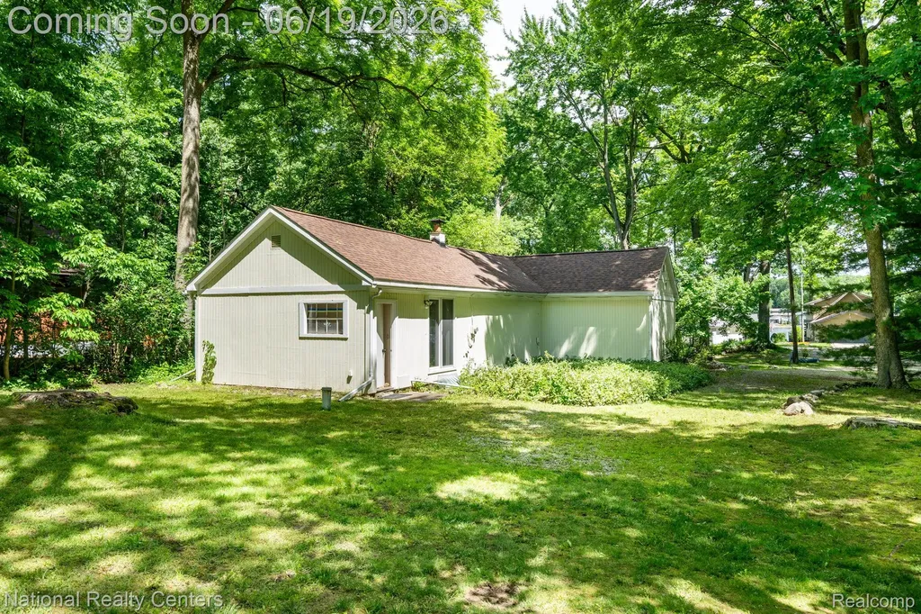 5223 Woodlane Road Independence Charter Township MI 48348