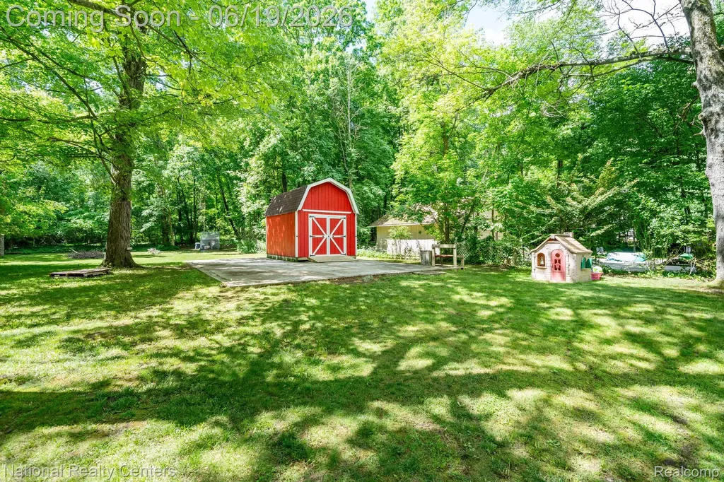 5223 Woodlane Road Independence Charter Township MI 48348