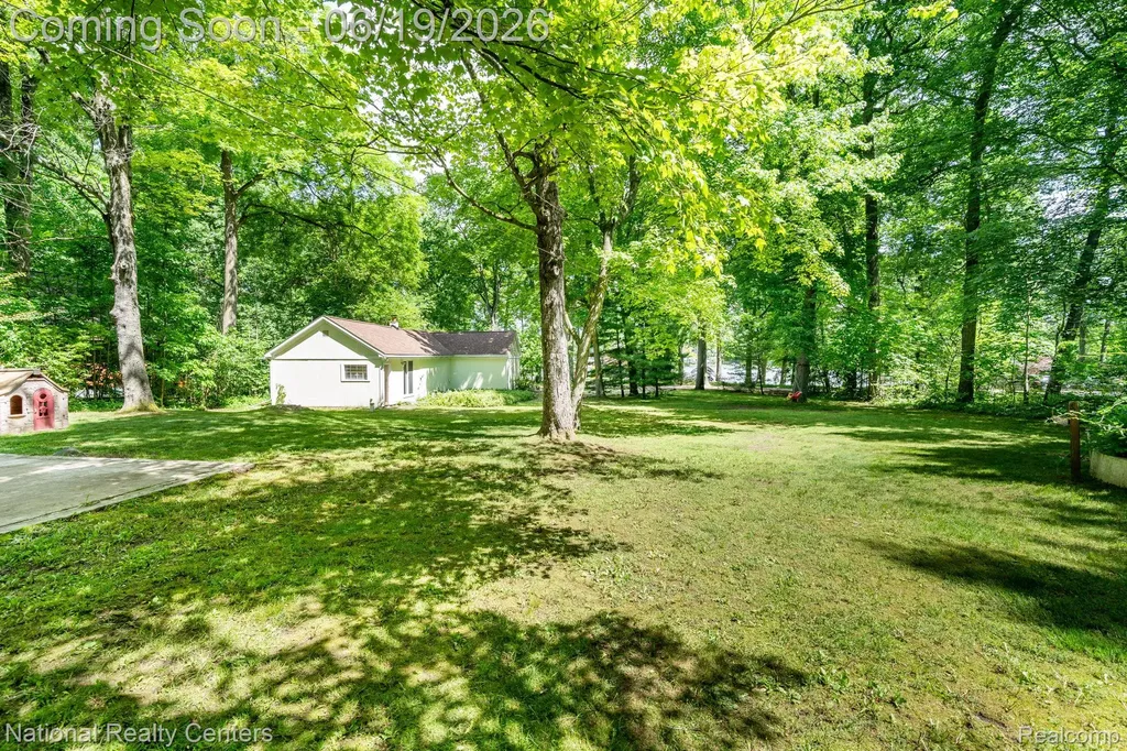 5223 Woodlane Road Independence Charter Township MI 48348