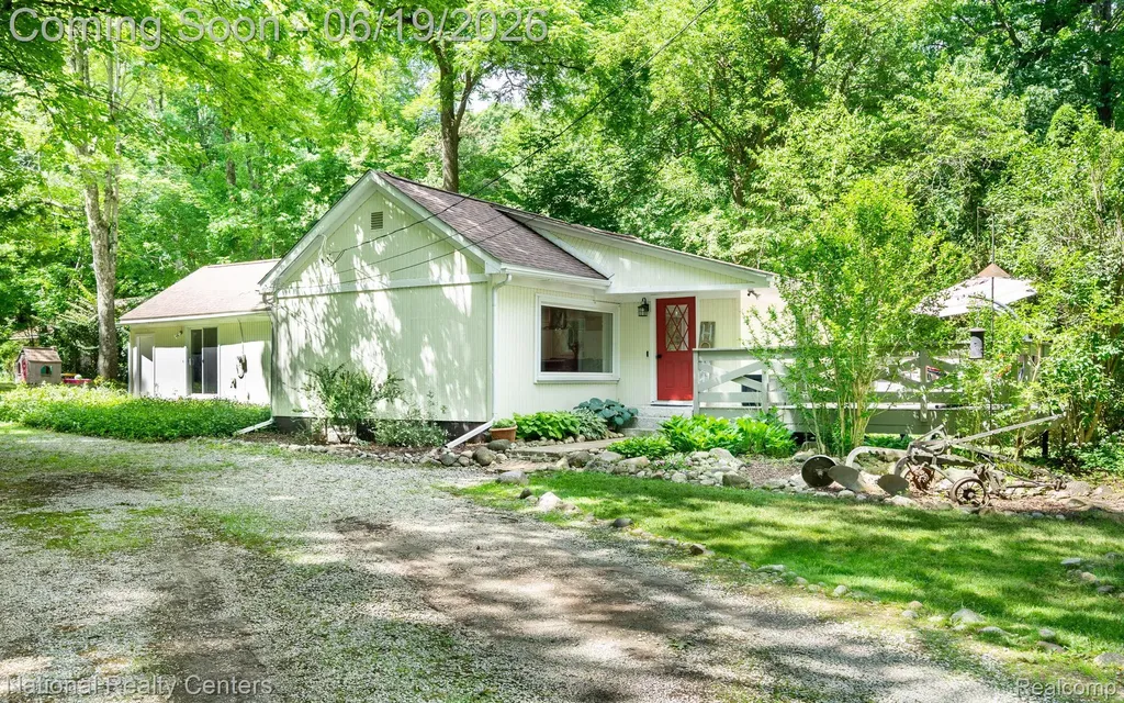 5223 Woodlane Road Independence Charter Township MI 48348