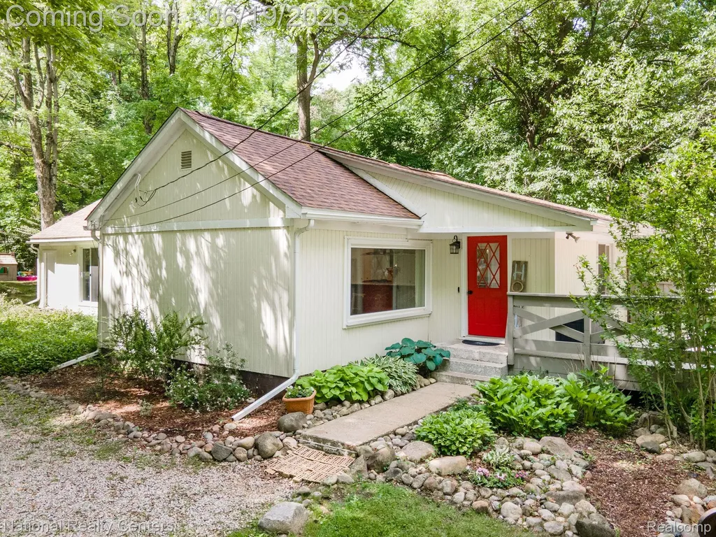5223 Woodlane Road Independence Charter Township MI 48348