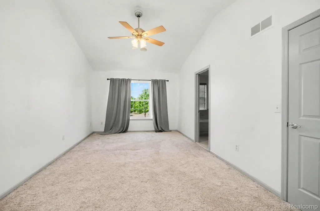 29307 Douglas Drive Novi City MI 48377
