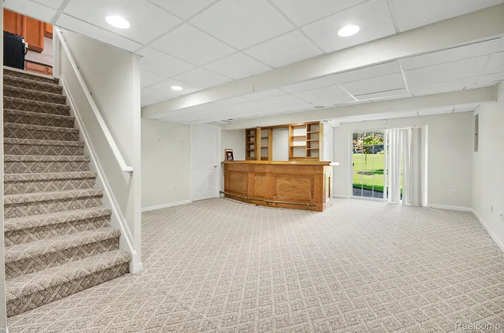 29307 Douglas Drive Novi City MI 48377
