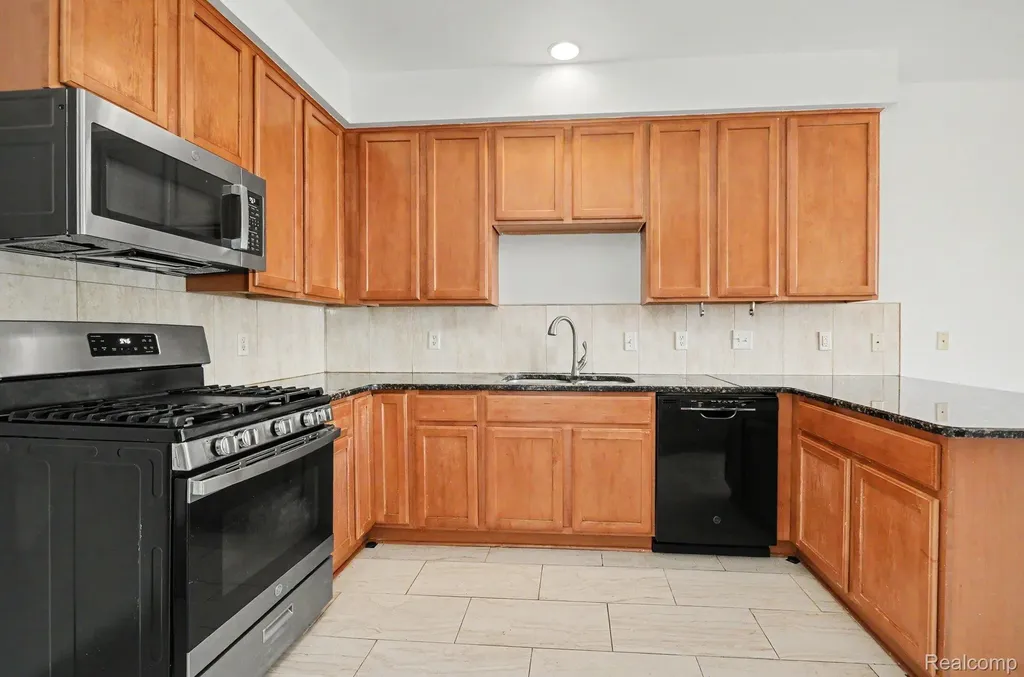 29307 Douglas Drive Novi City MI 48377