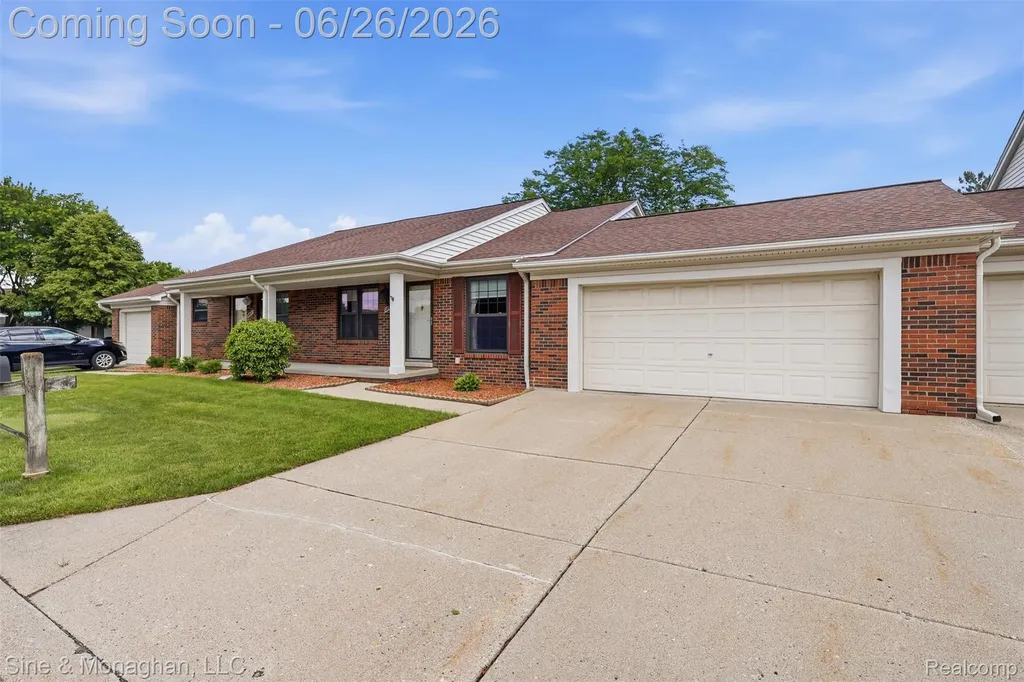 28047 Maple Forest Boulevard E Harrison Charter Township MI 48045