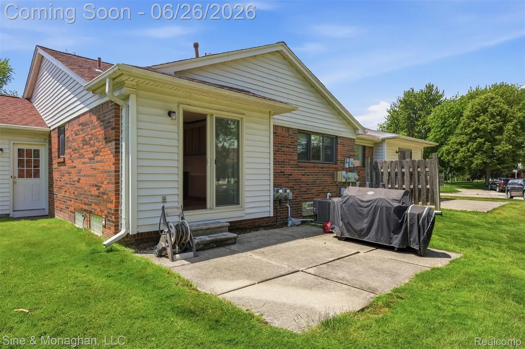 28047 Maple Forest Boulevard E Harrison Charter Township MI 48045