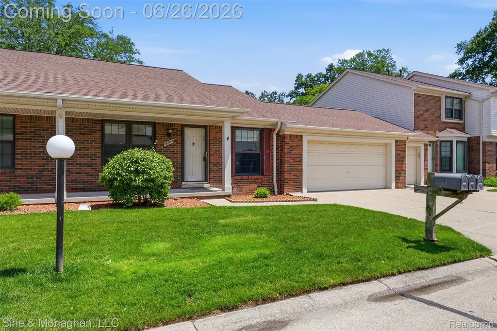 28047 Maple Forest Boulevard E Harrison Charter Township MI 48045