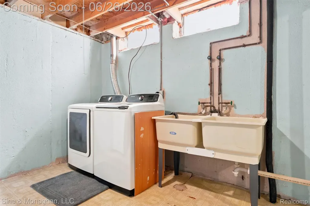28047 Maple Forest Boulevard E Harrison Charter Township MI 48045