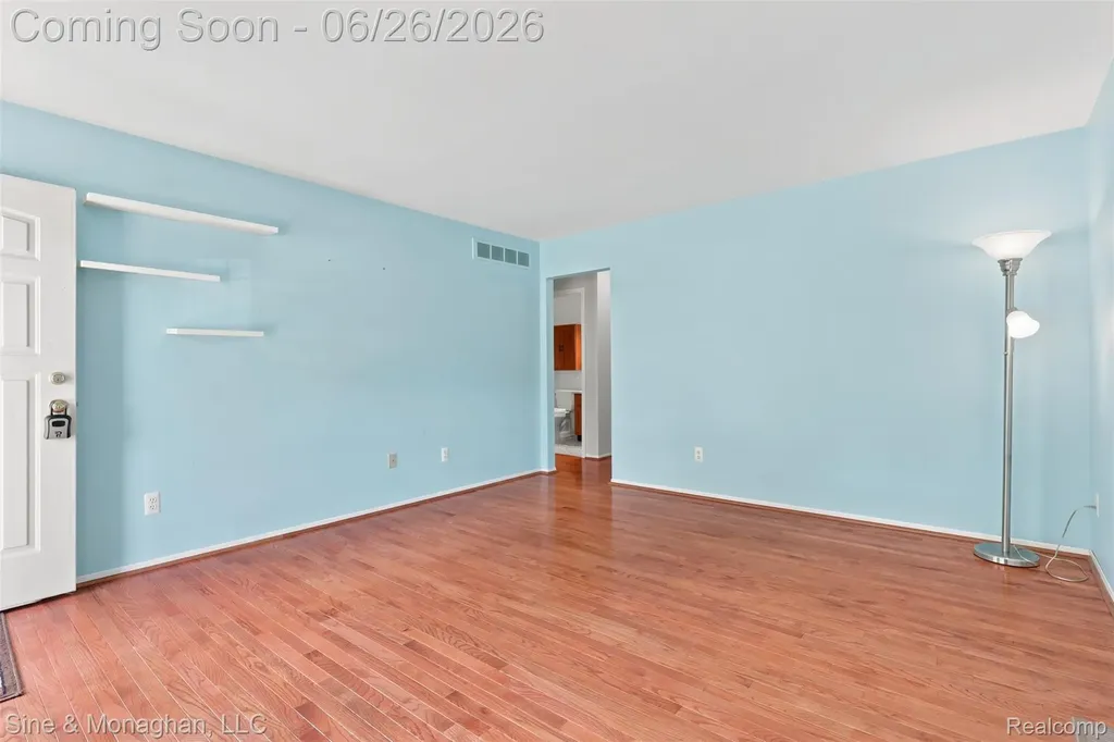 28047 Maple Forest Boulevard E Harrison Charter Township MI 48045