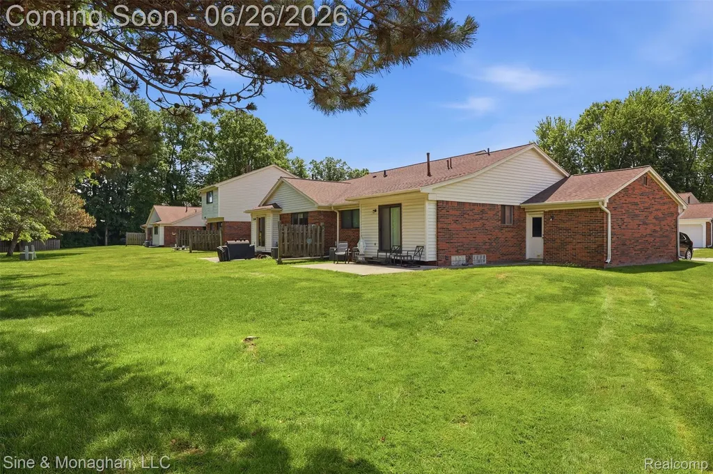28047 Maple Forest Boulevard E Harrison Charter Township MI 48045