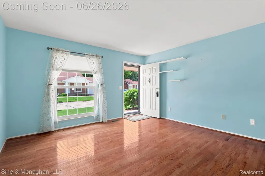28047 Maple Forest Boulevard E Harrison Charter Township MI 48045