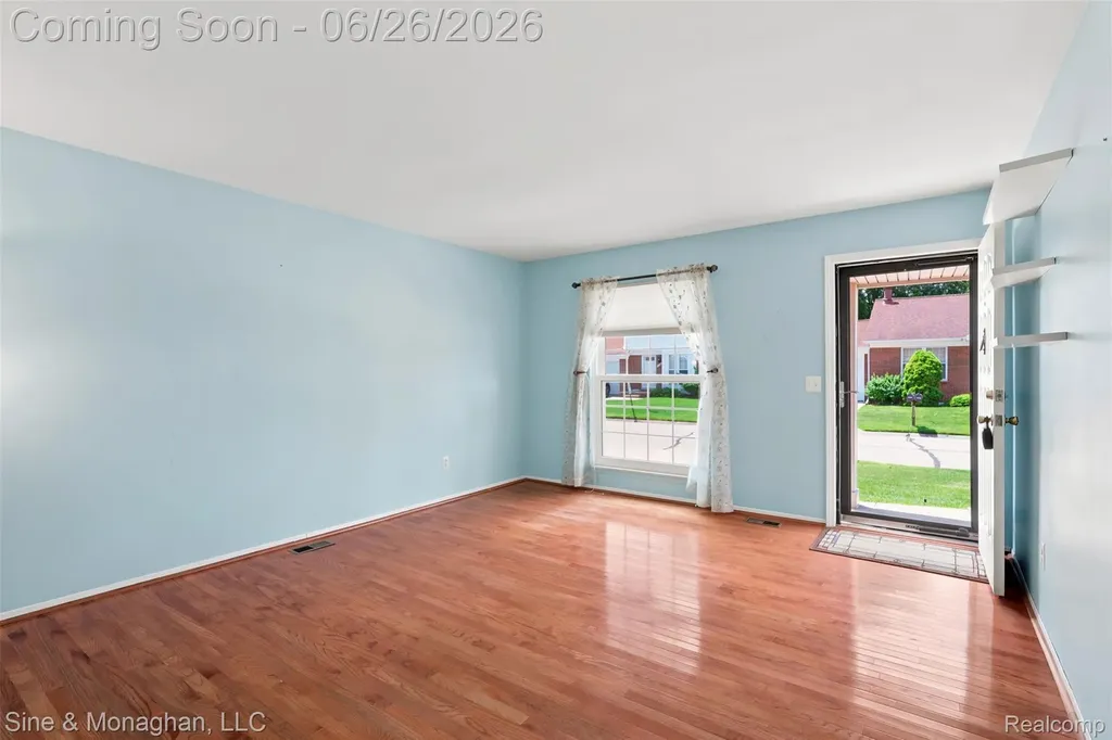 28047 Maple Forest Boulevard E Harrison Charter Township MI 48045
