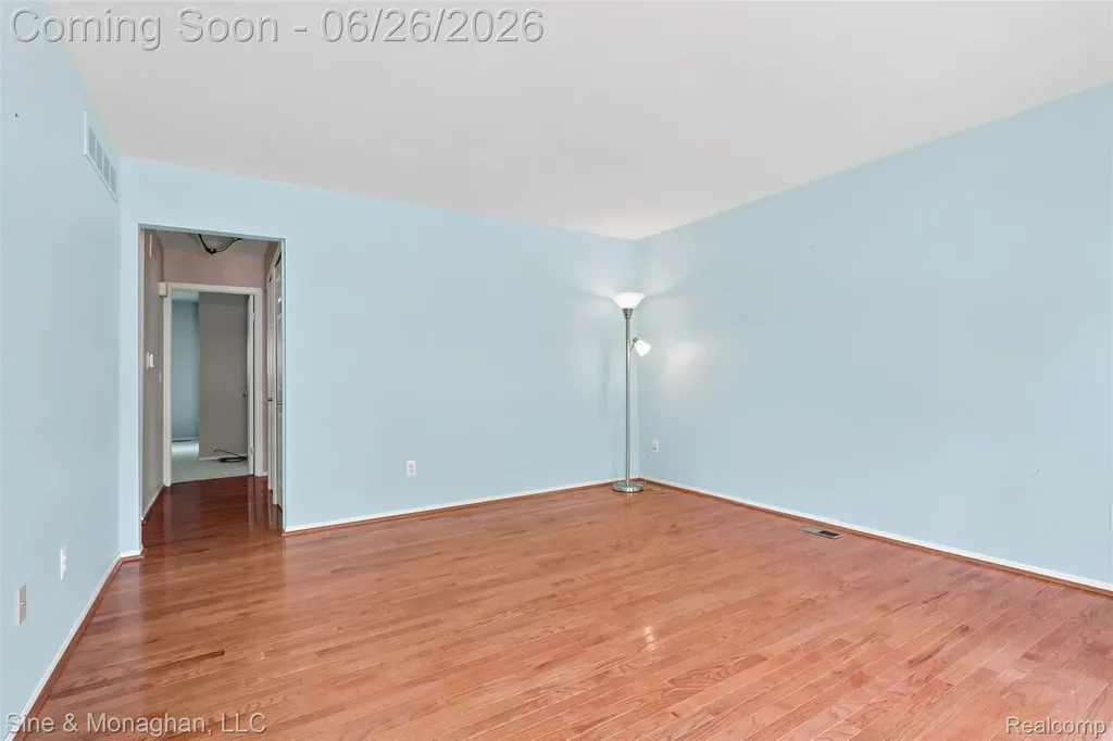 28047 Maple Forest Boulevard E Harrison Charter Township MI 48045