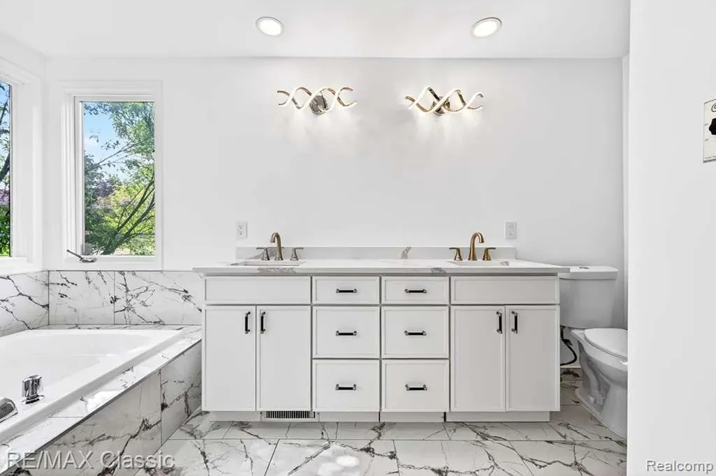 30779 Country Ridge Circle Farmington Hills City MI 48331
