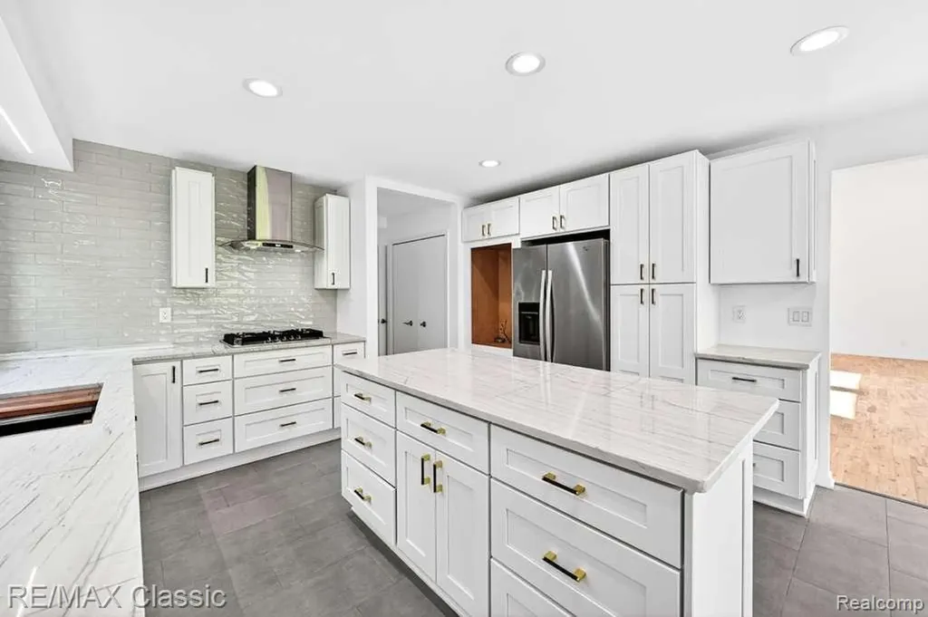 30779 Country Ridge Circle Farmington Hills City MI 48331