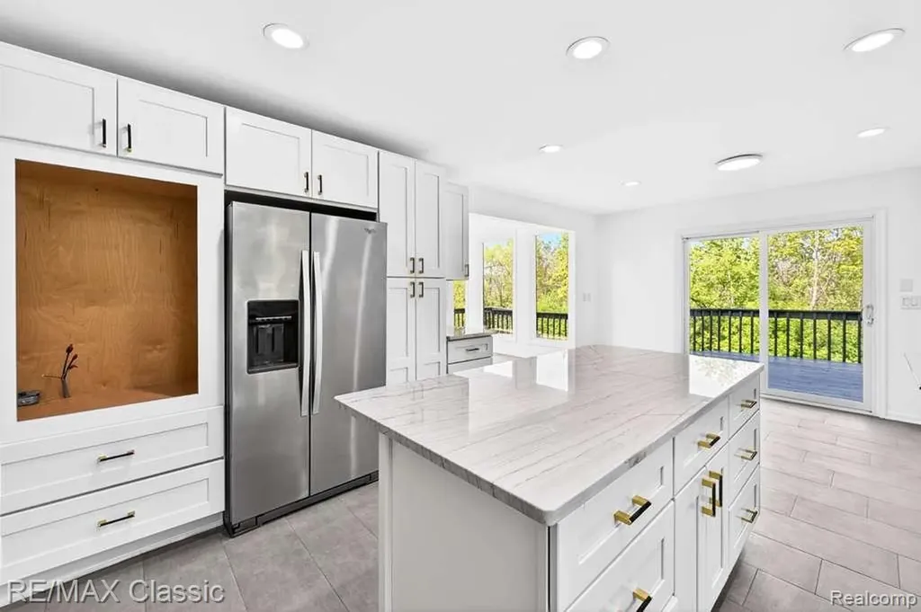 30779 Country Ridge Circle Farmington Hills City MI 48331