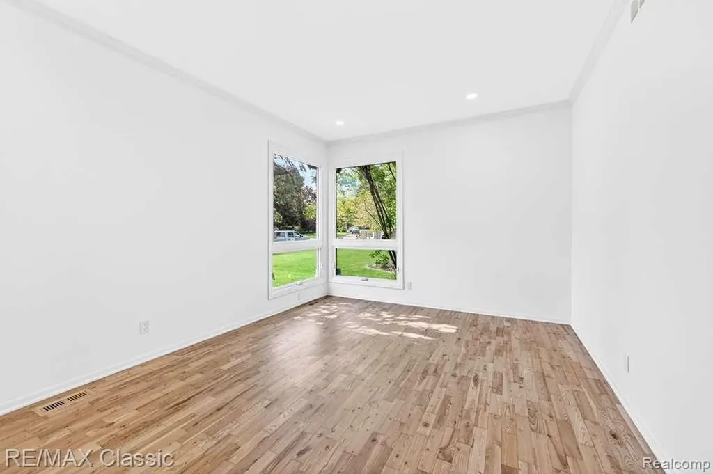 30779 Country Ridge Circle Farmington Hills City MI 48331