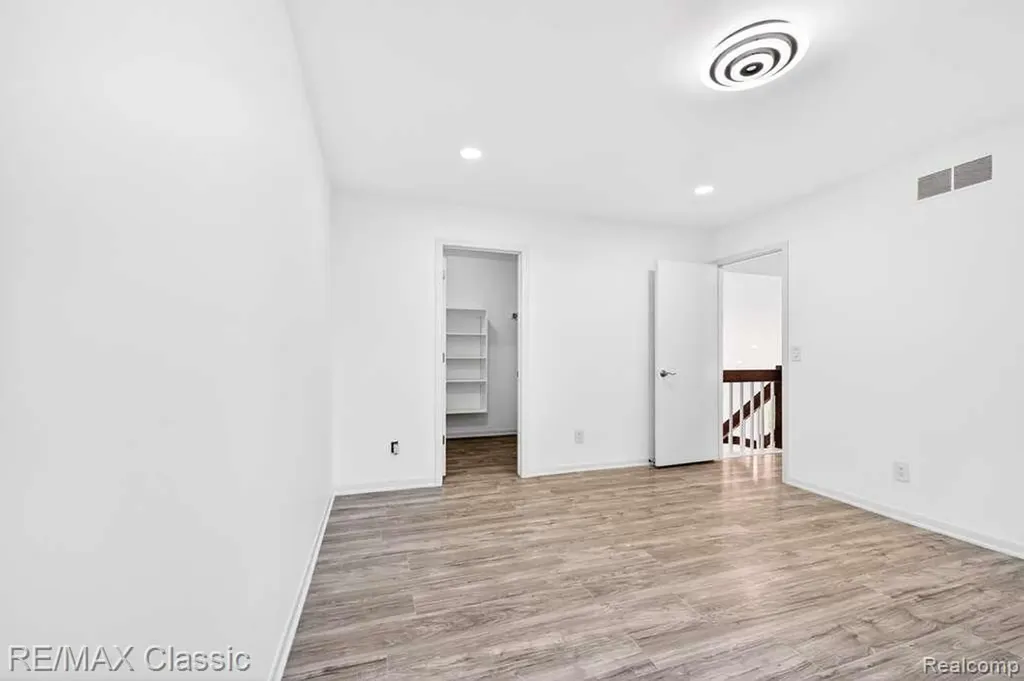 30779 Country Ridge Circle Farmington Hills City MI 48331