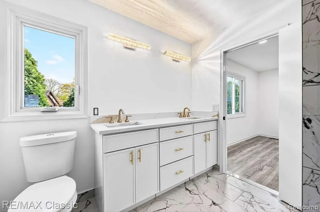 30779 Country Ridge Circle Farmington Hills City MI 48331