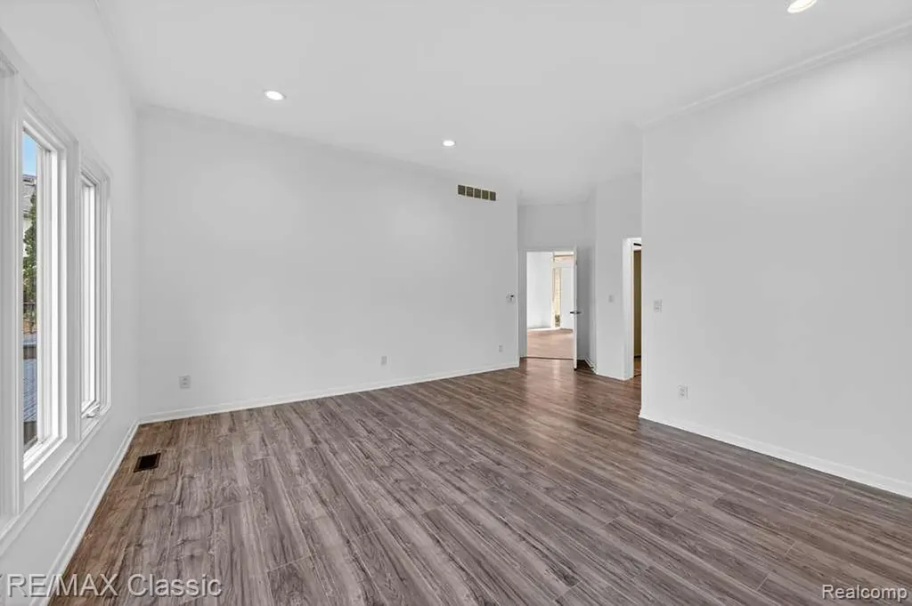 30779 Country Ridge Circle Farmington Hills City MI 48331