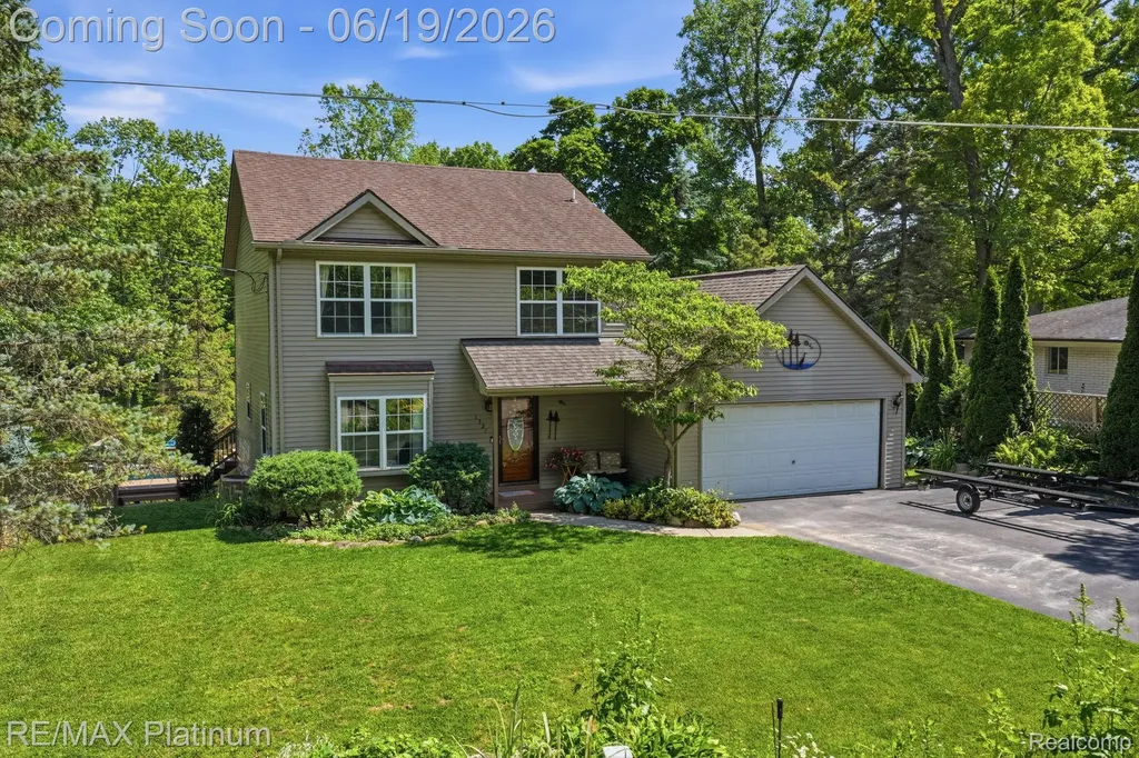 1321 Glen Oak Drive Rose Township MI 48442