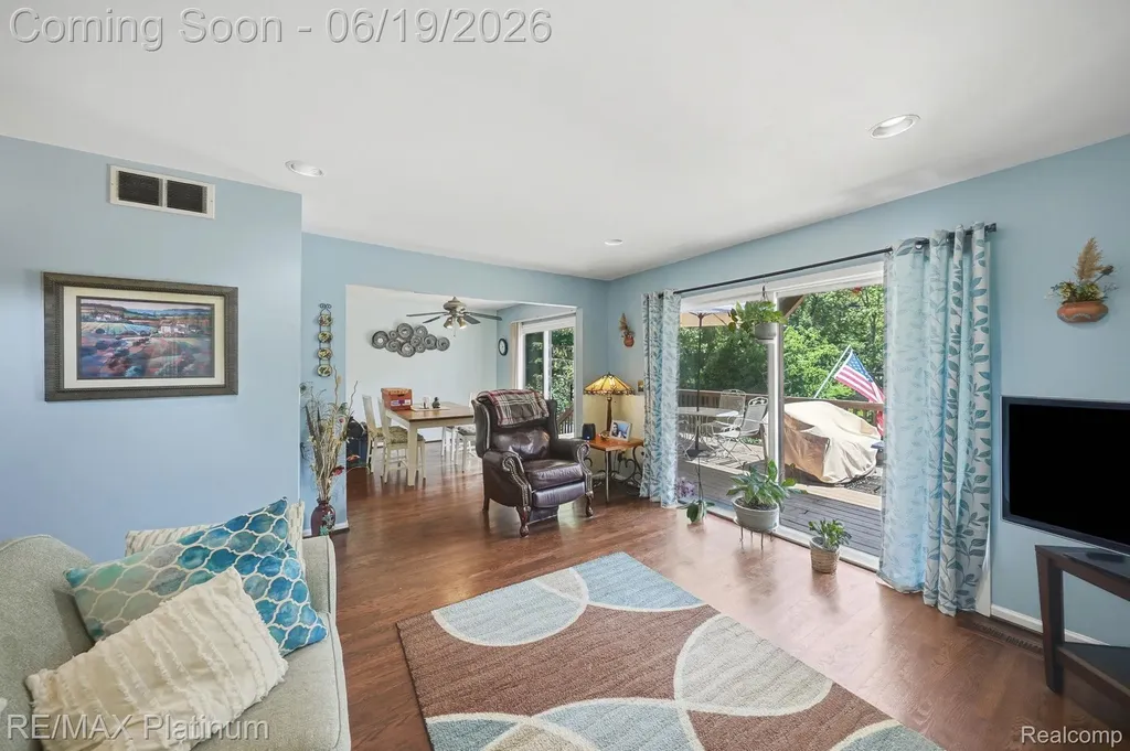 1321 Glen Oak Drive Rose Township MI 48442