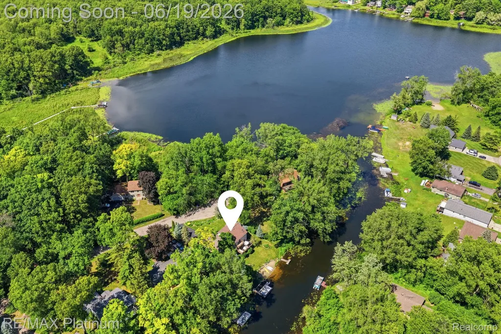 1321 Glen Oak Drive Rose Township MI 48442