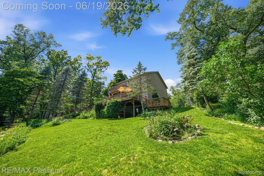 1321 Glen Oak Drive Rose Township MI 48442