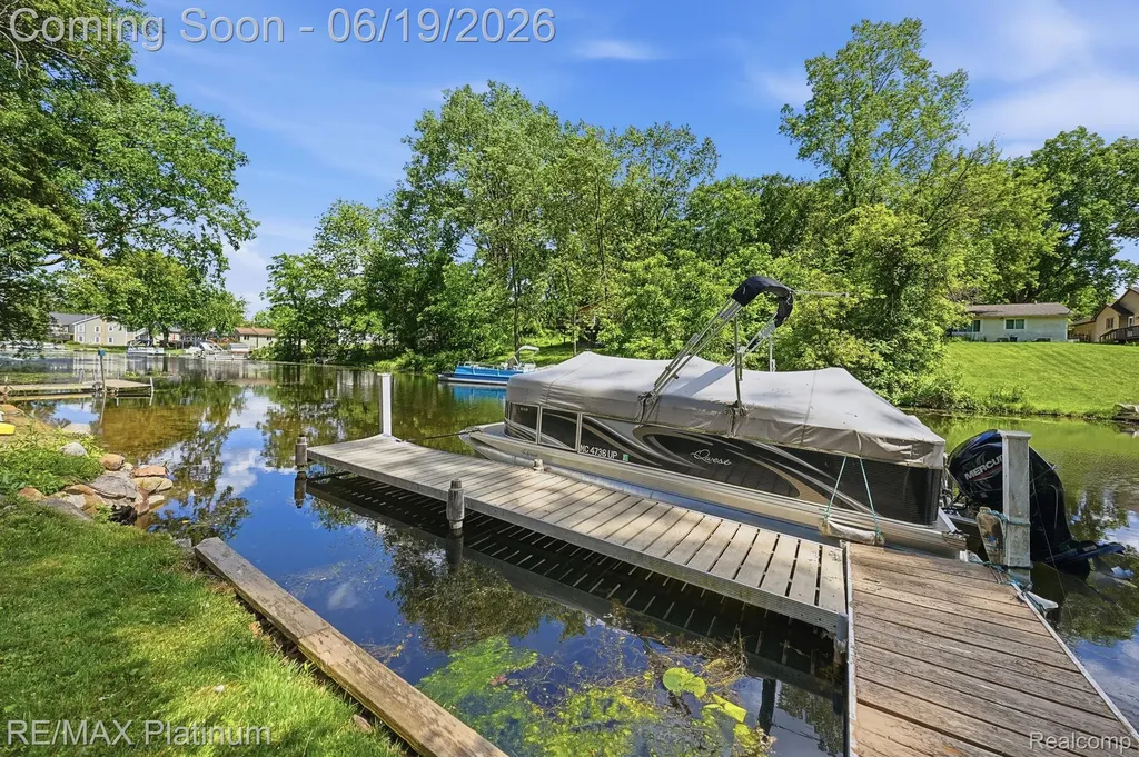 1321 Glen Oak Drive Rose Township MI 48442