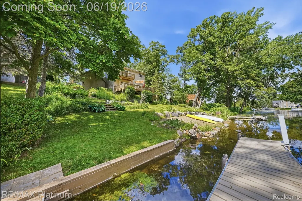 1321 Glen Oak Drive Rose Township MI 48442