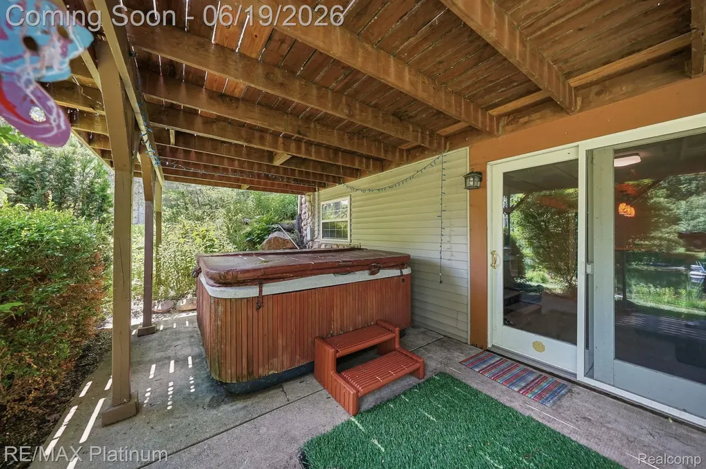 1321 Glen Oak Drive Rose Township MI 48442