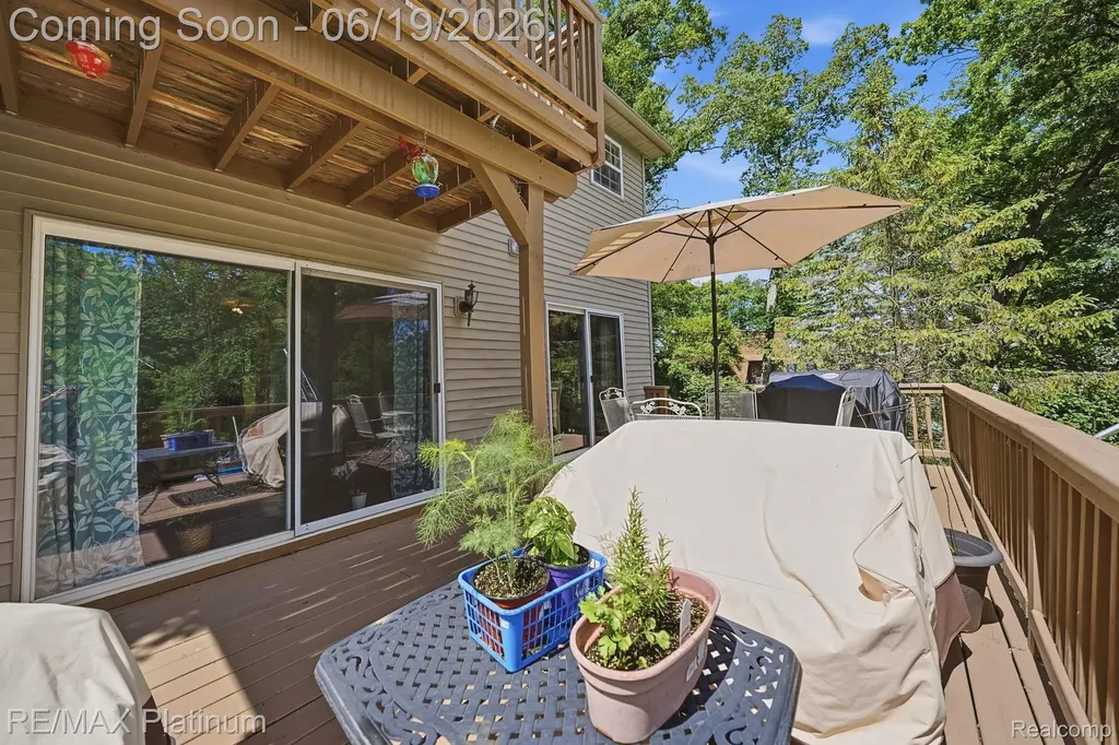 1321 Glen Oak Drive Rose Township MI 48442