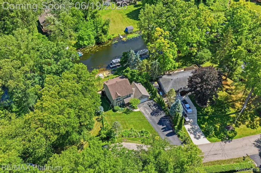 1321 Glen Oak Drive Rose Township MI 48442