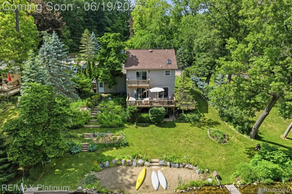 1321 Glen Oak Drive Rose Township MI 48442