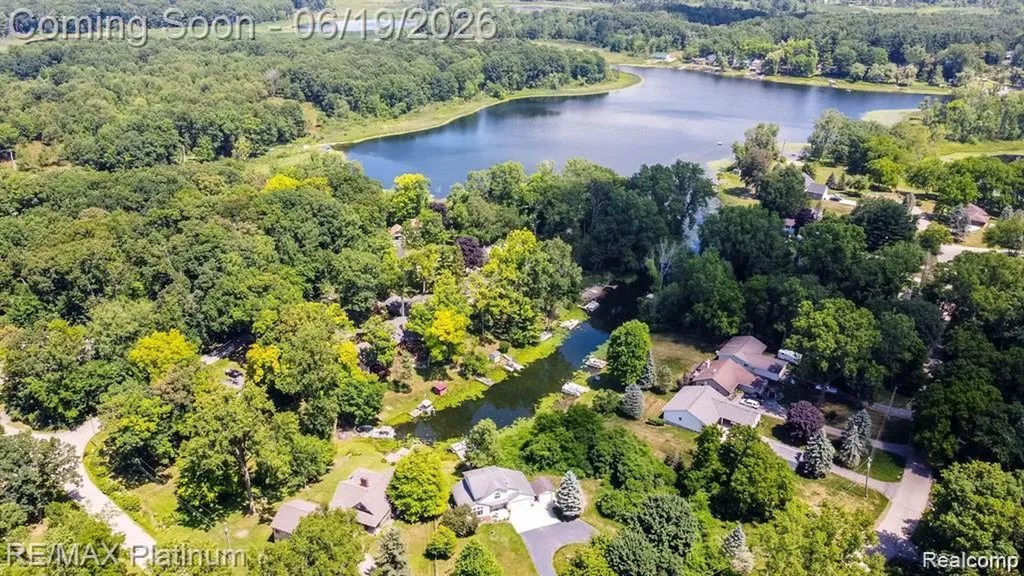 1321 Glen Oak Drive Rose Township MI 48442