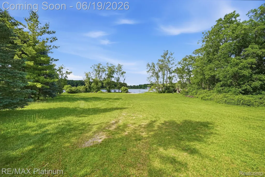 1321 Glen Oak Drive Rose Township MI 48442