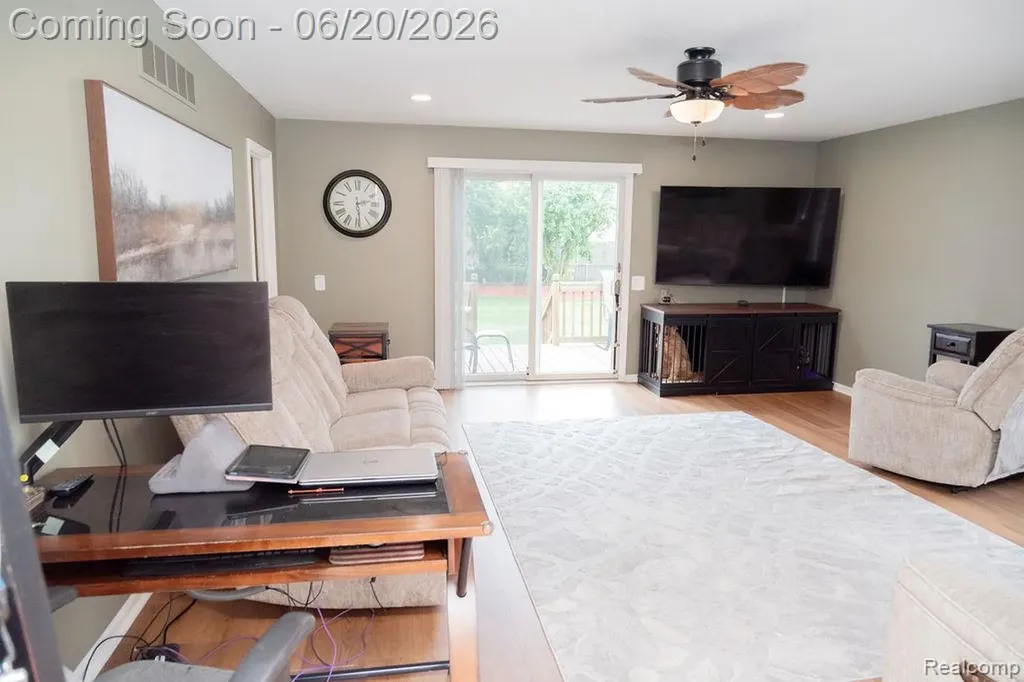 15217 Belmont Avenue Allen Park City MI 48101