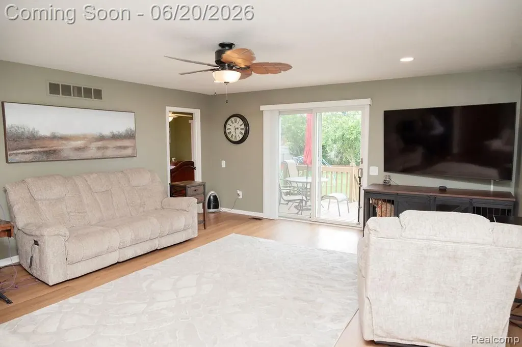 15217 Belmont Avenue Allen Park City MI 48101