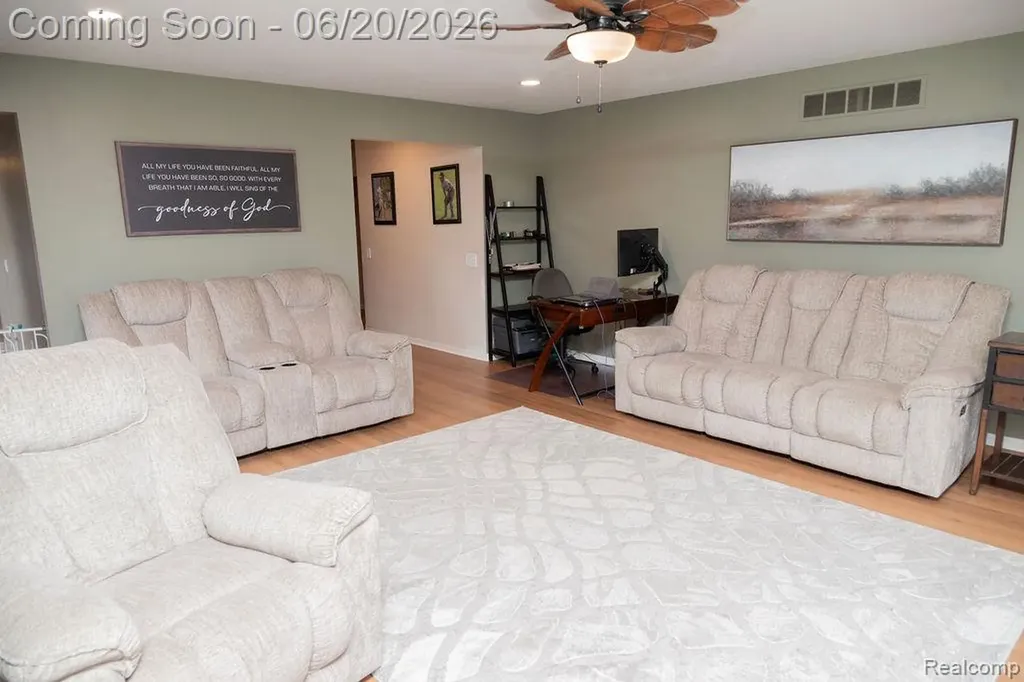 15217 Belmont Avenue Allen Park City MI 48101