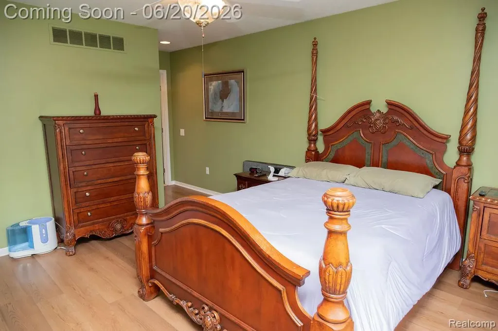 15217 Belmont Avenue Allen Park City MI 48101