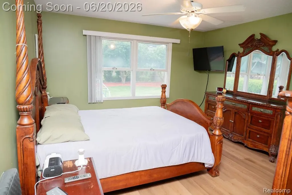 15217 Belmont Avenue Allen Park City MI 48101