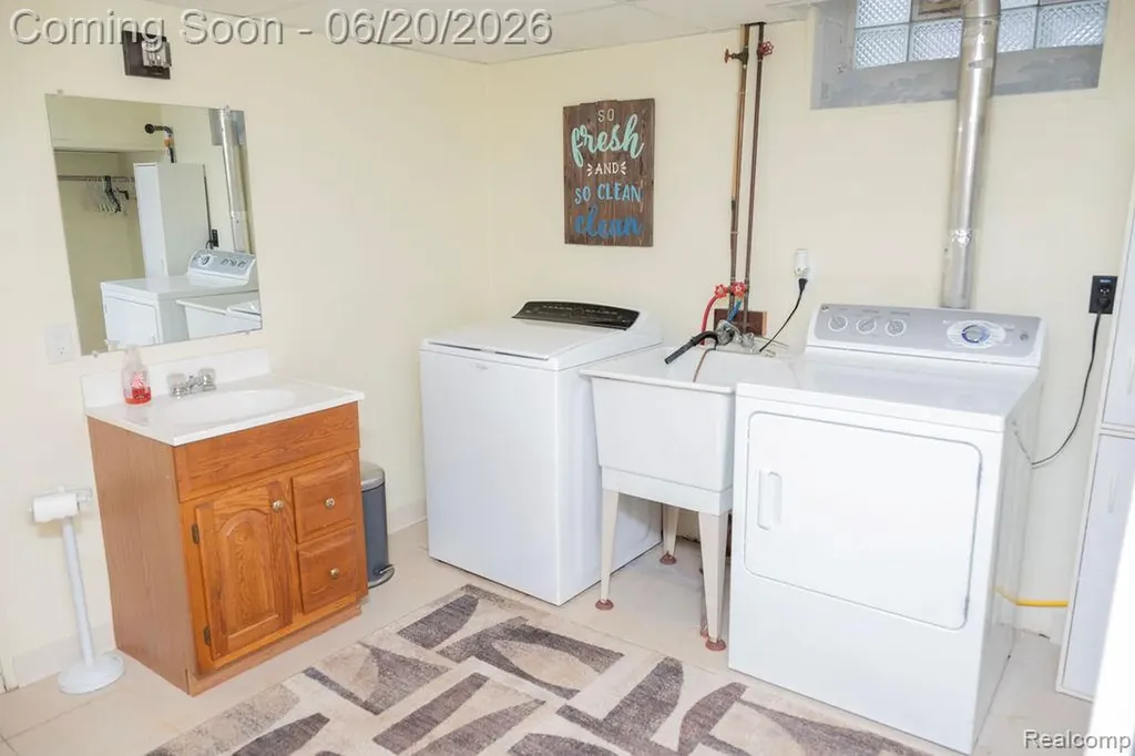 15217 Belmont Avenue Allen Park City MI 48101