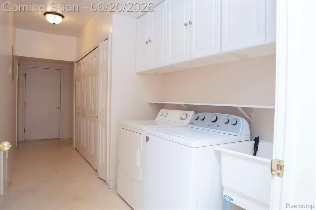 519 Cedar Street Wyandotte City MI 48192