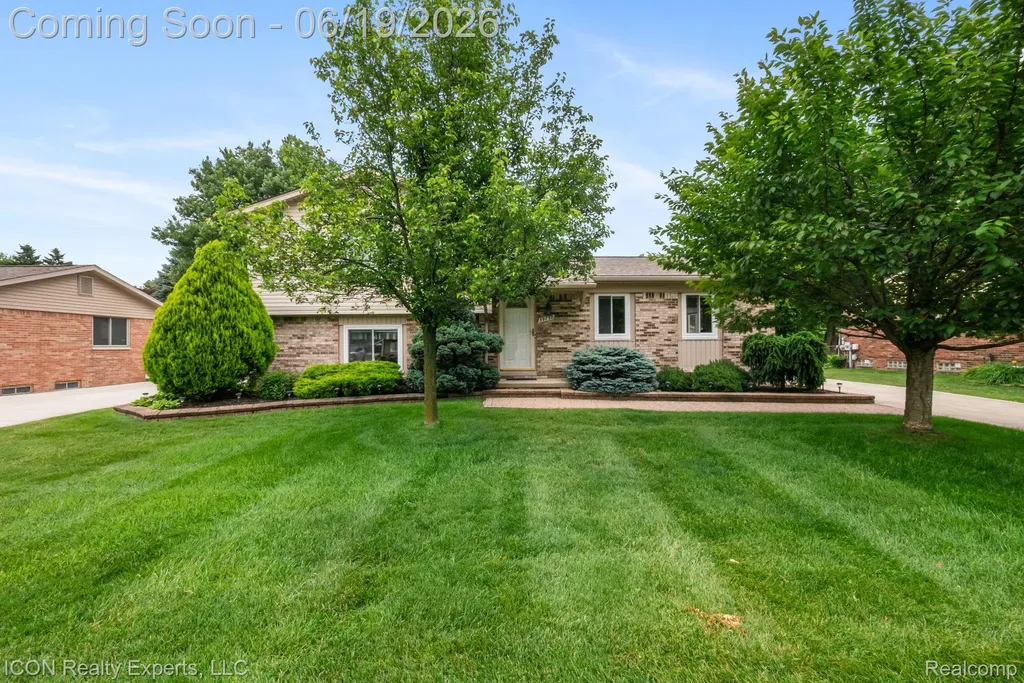 39738 Day Drive E Clinton Charter Township MI 48038