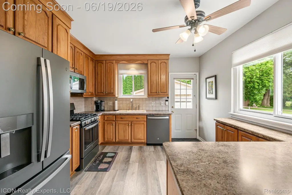 39738 Day Drive E Clinton Charter Township MI 48038