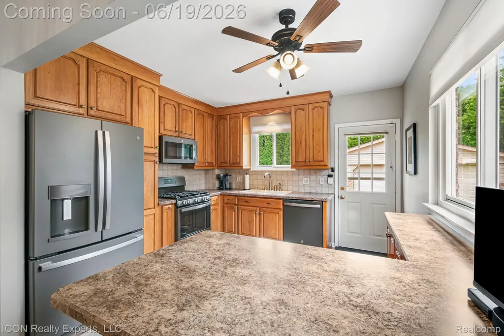 39738 Day Drive E Clinton Charter Township MI 48038